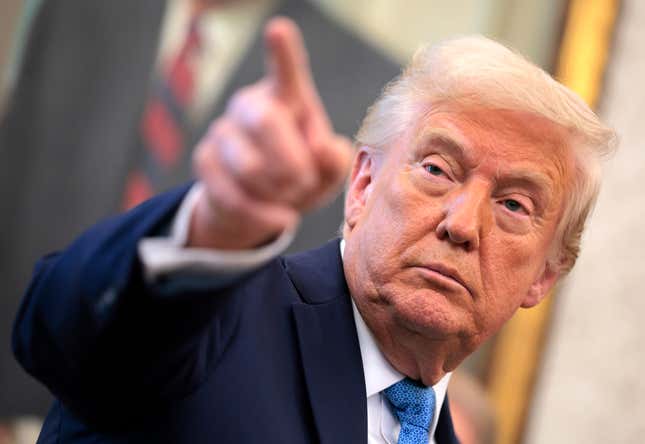 Image for article titled Trump says he has &#39;no intention&#39; of firing Fed Chair Jerome Powell
