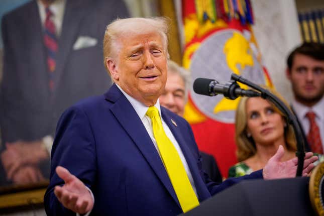 Image for article titled Trump&#39;s economic approval ratings have never been worse